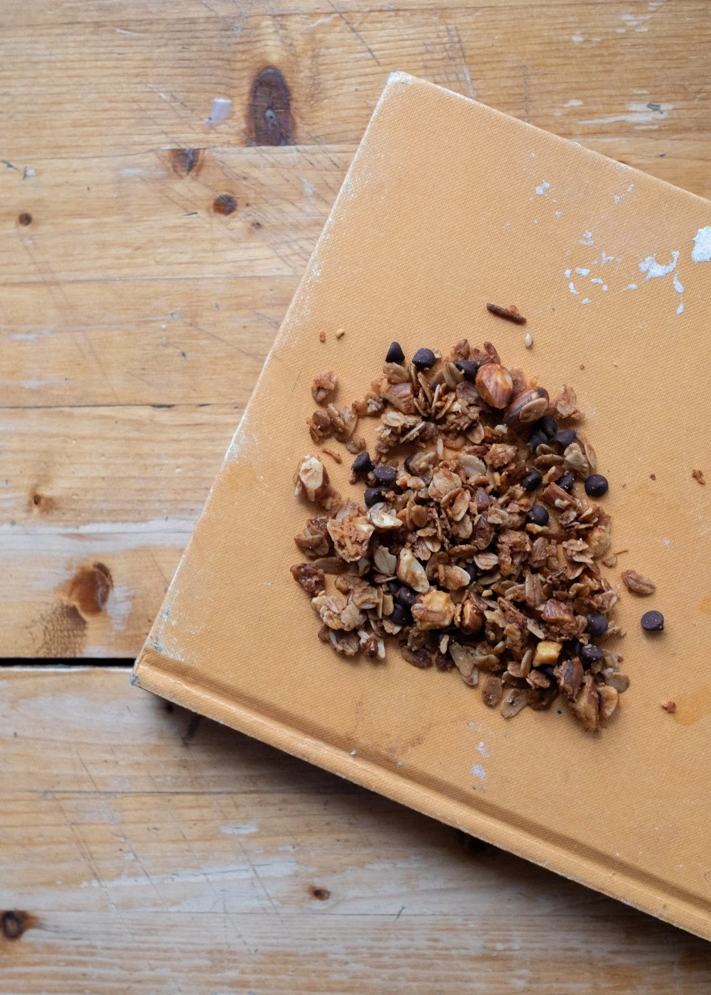 Almond & Chocolate Granola - Image 3